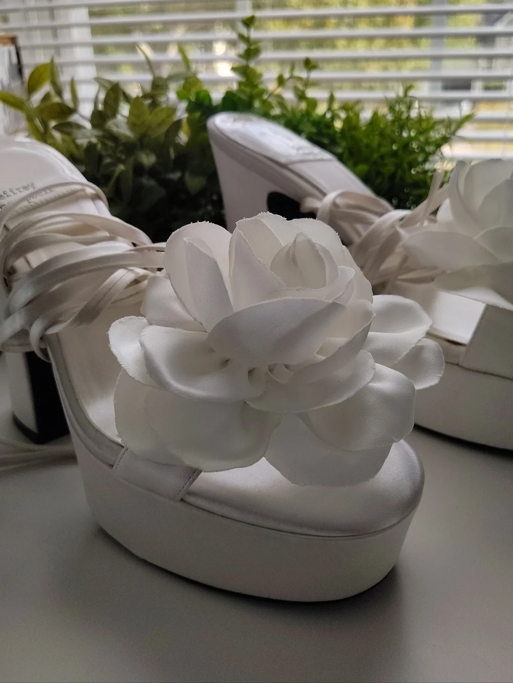 Jeffrey Campbell Blossoming White Satin Floral Platform Bridal Heels 9 NWT